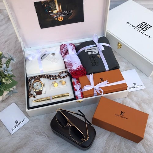 طقم وبوكس قماش ماركة جفنشي مع 11قطعة مع طقم ساعه م...