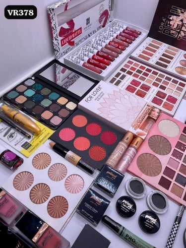 طقم مكياج كامل