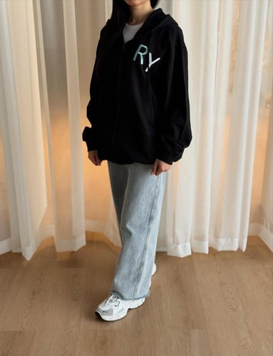 بلوفرات تخرج رجالي نسائ بالاسم وعام التخرج تطريز