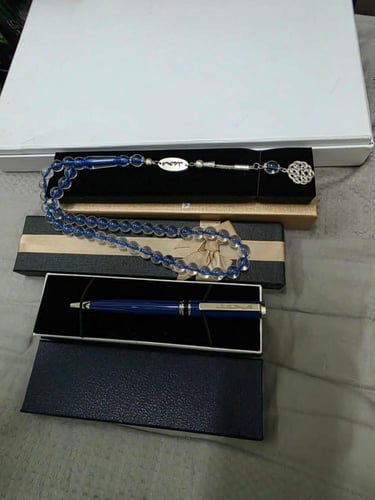 سبح احجار كريمه مع قلم بالاسم