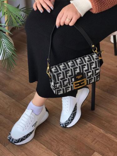 شوز وشنطه فندي شوزات وشنط FENDI مع توابع الماركة