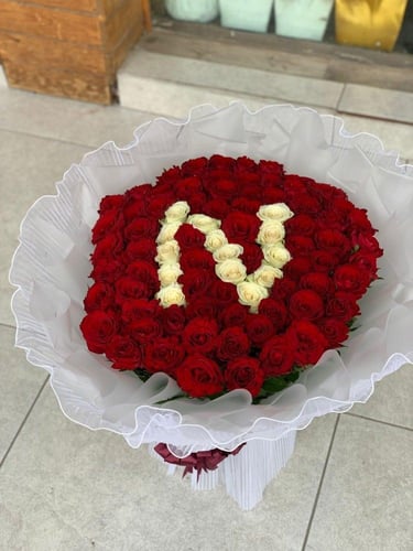 بوكيه ورد طبيعي بالحرف وتغليف وتنسيق هدايا ورد طبي...