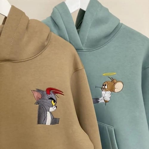 بلوفر وهودي تخرج مع إضائة