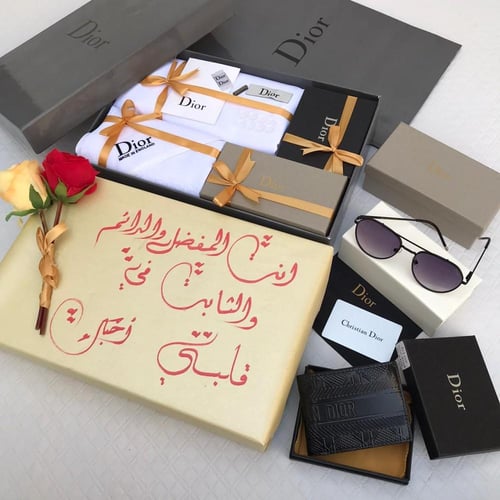 طقم وبوكس رجالي هدايا العيد قماش ماركة ديور مع توا...