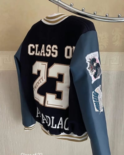 جاكيت خرج بالاسم وعام التخرج جاكيت سنيور 2026