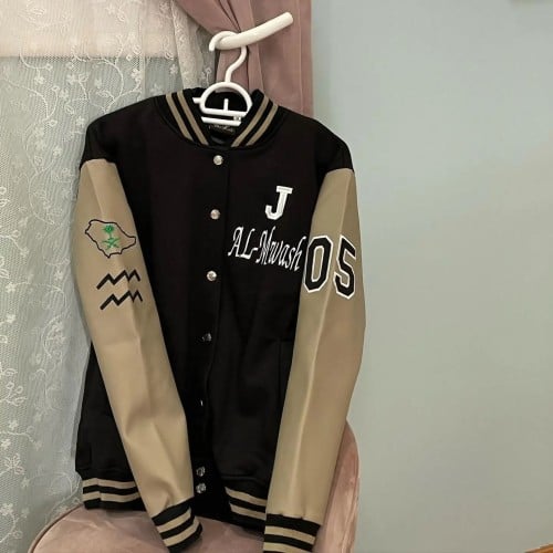 جاكيت خرج بالاسم وعام التخرج جاكيت سنيور 2026