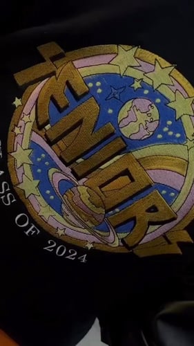 جاكيت تخرج بالاسم وعام التخرج جاكيت سنيور 2026