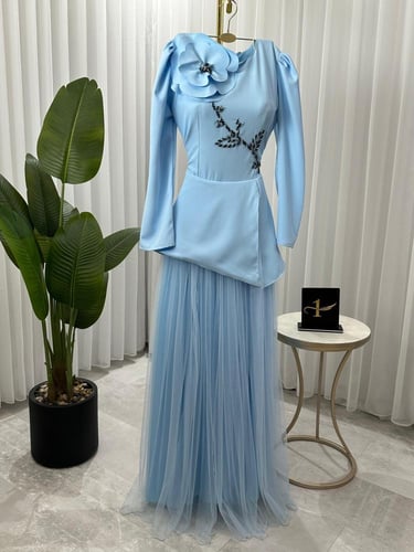 فستان نسائي سهره قماش باربي مع تول ناعم دبل كلوش