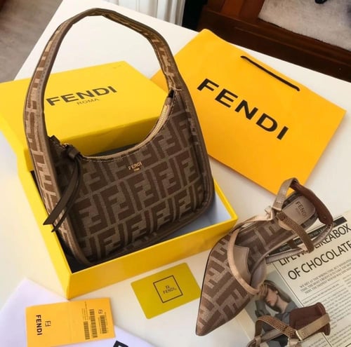 كعب وشنطه فندي كعب وشنط FENDI مع توابع الماركة