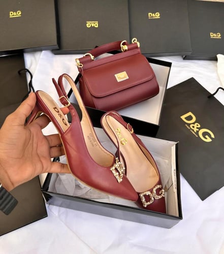 كعب وشنطه ماركة دي جي كعب وشنط ماركة D&G مع توابع...