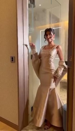 فستان نسائي