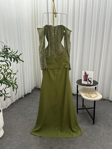 فستان مناسبات قماش تفته استرتش مع دانتيل