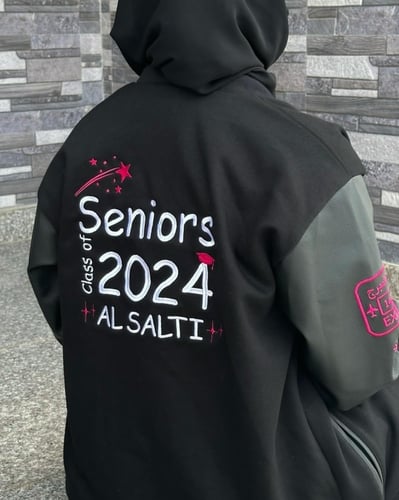 جاكيت تخرج بالاسم وعام التخرج جاكيت سنيور 2026