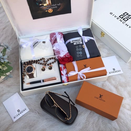 طقم وبوكس قماش ماركة جفنشي مع 11قطعة مع طقم ساعه م...