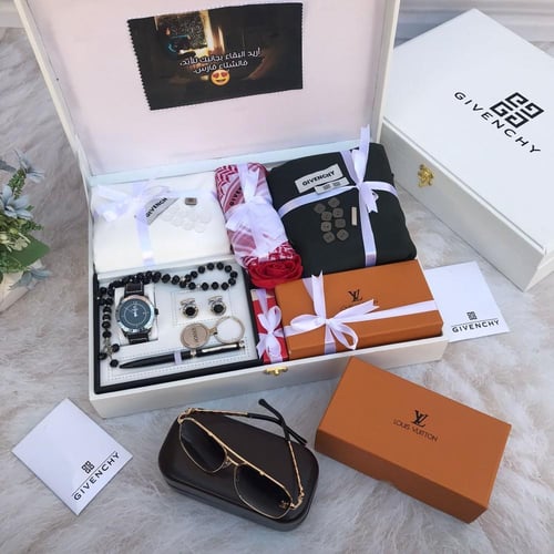 طقم وبوكس قماش ماركة جفنشي مع 11قطعة مع طقم ساعه م...