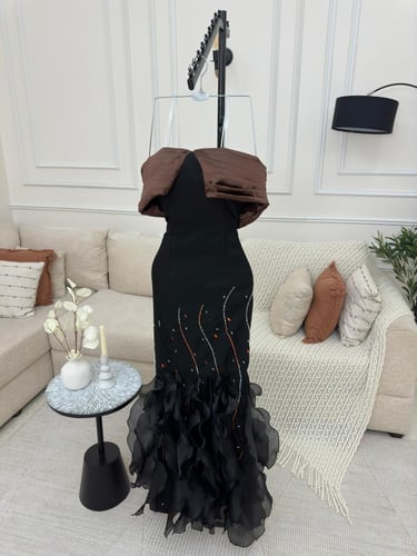 فستان سهرة قماش كريب ستريتش مع تفته مع جازار