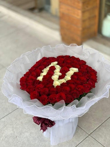 بوكيه ورد طبيعي بالحرف وتغليف وتنسيق هدايا ورد طبي...