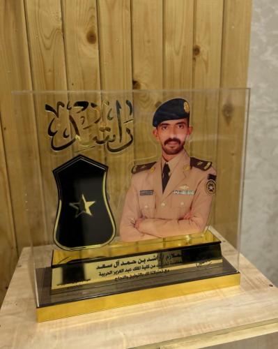 دروع تخرج وشكر وتقدير ودروع تهنئة بتصميم حسب الطلب