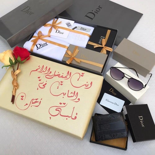 طقم وبوكس رجالي هدايا العيد قماش ماركة ديور مع توا...