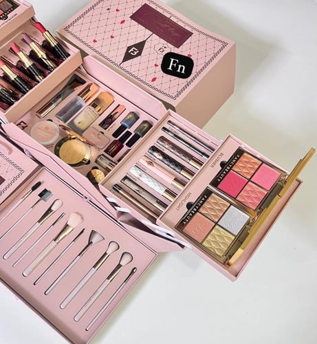 بوكس مكياج جديد بديل شارلوت