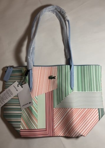 شنطة لاكوست