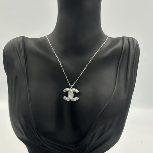 سلسال شانيل شامل الملحقات