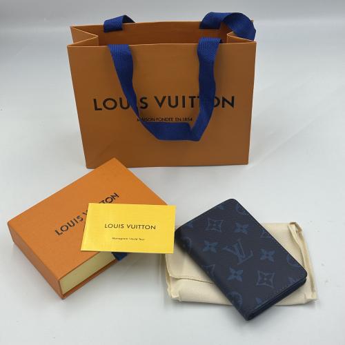 بوك لويس فيتون شامل الملحقات