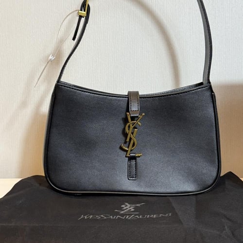 شنطة ايف سان لوران