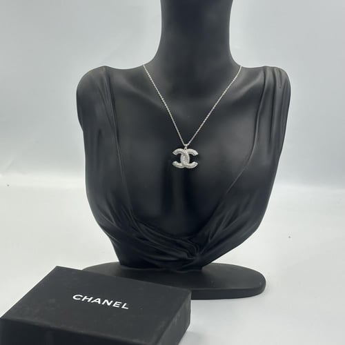 سلسال شانيل شامل الملحقات