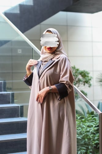 عبايه ملونه خام شتوي خفيف لون على حسب الطلب