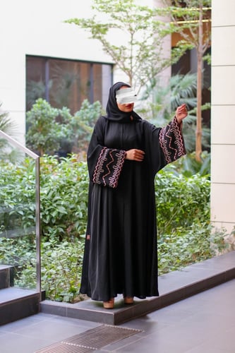 عبايه تطريز خام انترنت يتغير لون تطريز