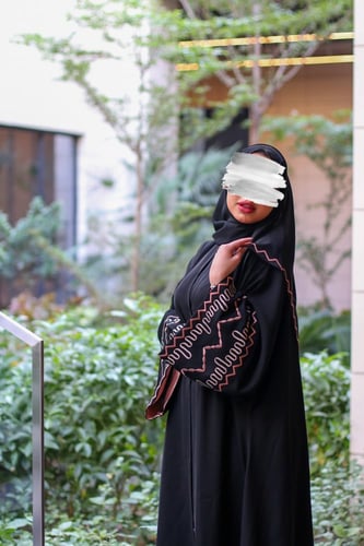 عبايه تطريز خام انترنت يتغير لون تطريز