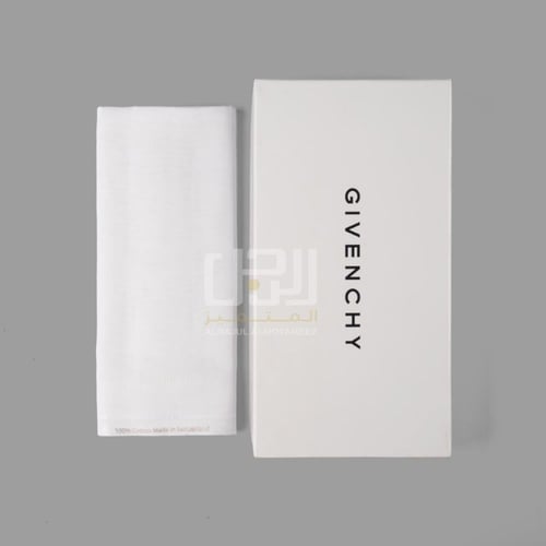 غترة جيفنشي أبيض