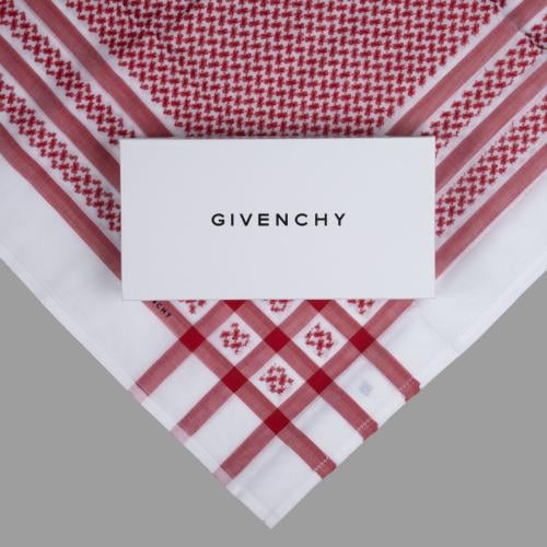 شماغ جيفنشي احمر المميز