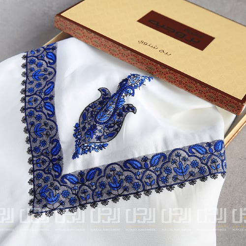 غترة بروجيه شتوي بيج مطرز باللون الازرق والرمادي!