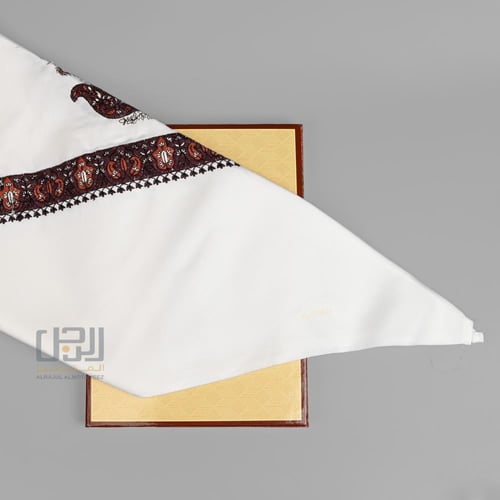 غترة بروجيه شتوي بيج مطرز باللون البني!