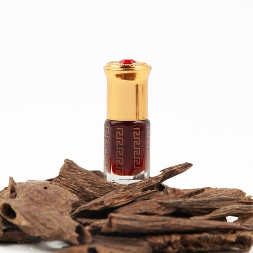 علبة من العود صنفي كلمتان الطبيعي ودهن العود الكمب...