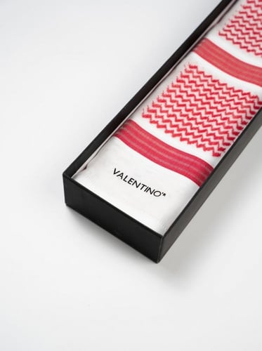 شماغ فالنتينو بلاك الاصدار الايطالي *