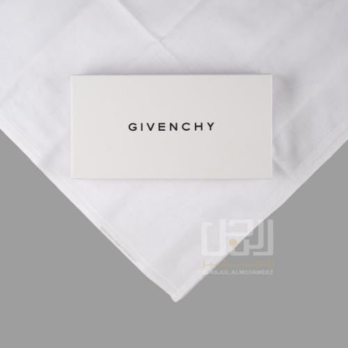 غترة جيفنشي أبيض