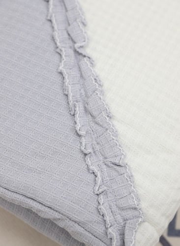 بطانية ومدس مواليد مع شريط مربوط