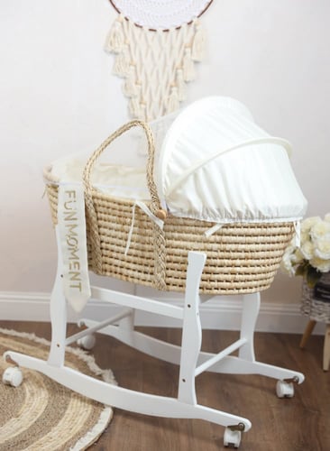 مهد مواليد (سلة موسى) + قاعدة لون ابيض