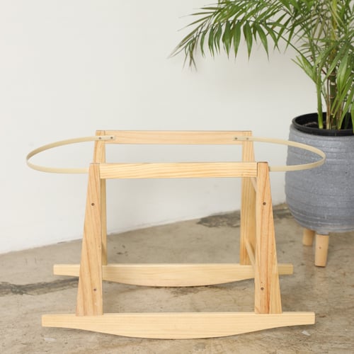 مهد مواليد (سلة موسى) لون بيج + قاعدة