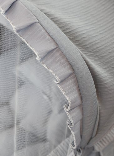 مهد مواليد (سلة موسى) + قاعدة هزاز ابيض