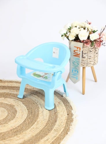 كرسي بلاستيك للأطفال مع حامل طعام مع مكان مخصص للأ...