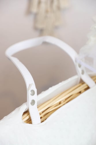 مهد مواليد (سلة موسى) لون سكري + قاعدة