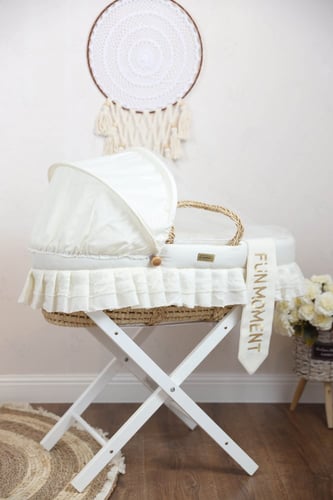 مهد مواليد (سلة موسى) لون سكري + قاعدة