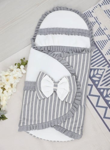 مدس مواليد مزين بفيونكة