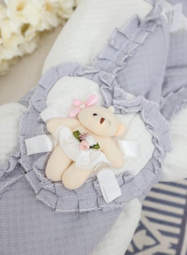 بطانية ومدس مواليد مع شريط مربوط