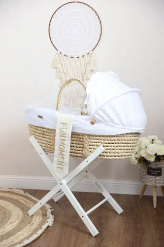 مهد مواليد (سلة موسى) لون ابيض + قاعدة