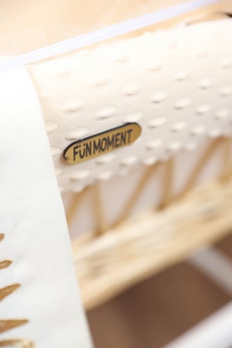 مهد مواليد (سلة موسى) لون بيج + قاعدة